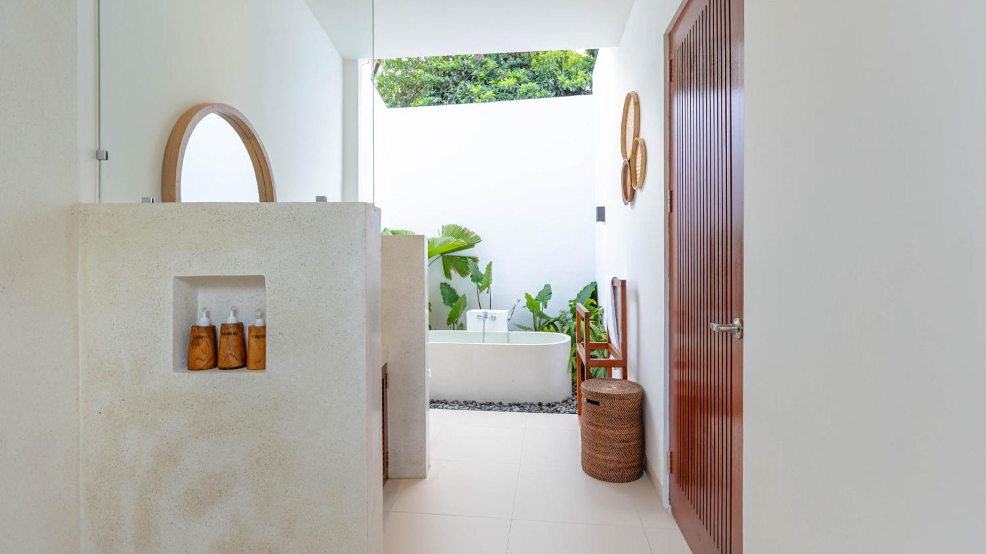 Jenar Villa *